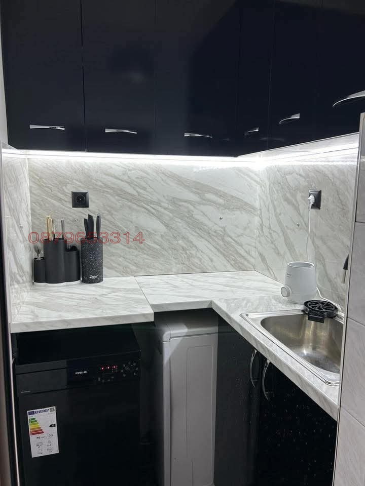 Продава 4-СТАЕН, гр. Добрич, Христо Ботев, снимка 2 - Апартаменти - 54118831