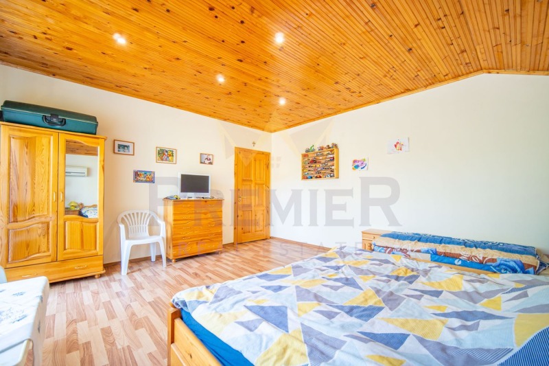 Продава КЪЩА, с. Оброчище, област Добрич, снимка 6 - Къщи - 52246142