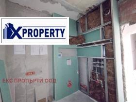 3-стаен град Перник, Изток 11