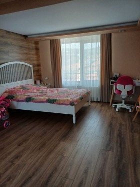 Casa German, Sofia 12