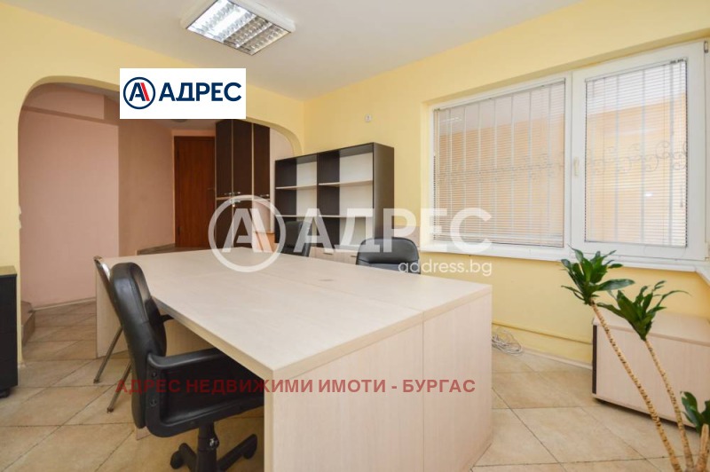 Te koop  Kantoor Burgas , Tsentar , 100 m² | 61920633