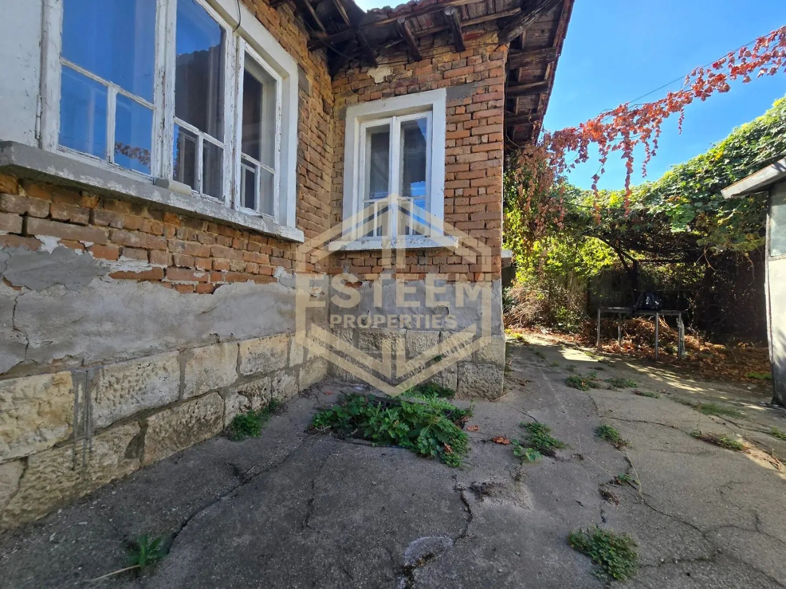 Продава КЪЩА, гр. Русе, Промишлена зона - Запад