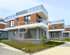 Hus Krajmorie, Burgas