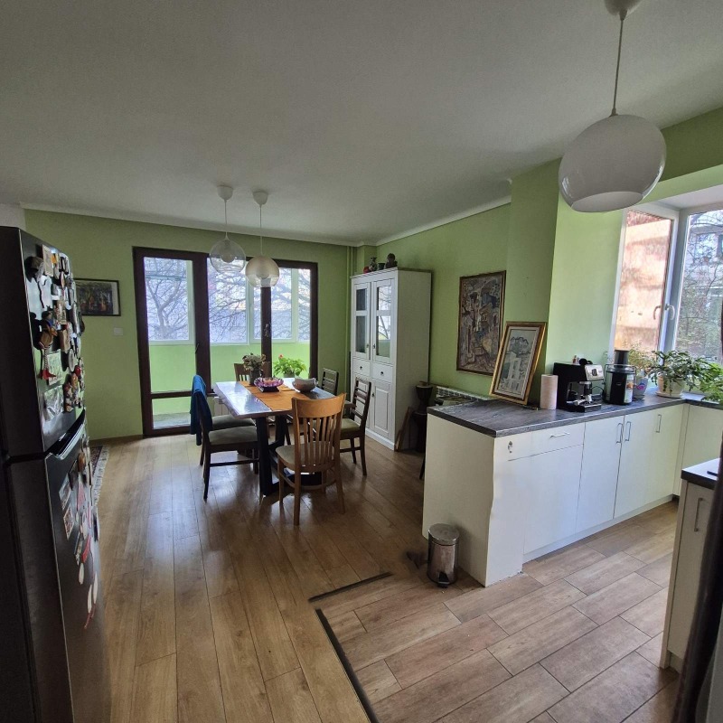 Продава 4-СТАЕН, гр. София, Медицинска академия, снимка 2 - Апартаменти - 52540400