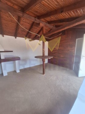 House Dropla, region Dobrich 11