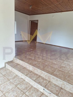 House Dropla, region Dobrich 5
