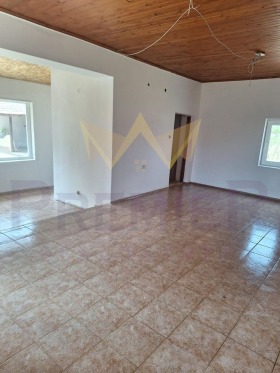 House Dropla, region Dobrich 4