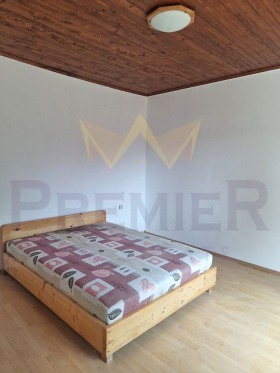 House Dropla, region Dobrich 8