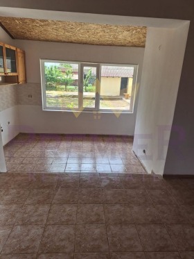 House Dropla, region Dobrich 3