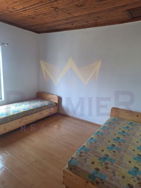 House Dropla, region Dobrich 6