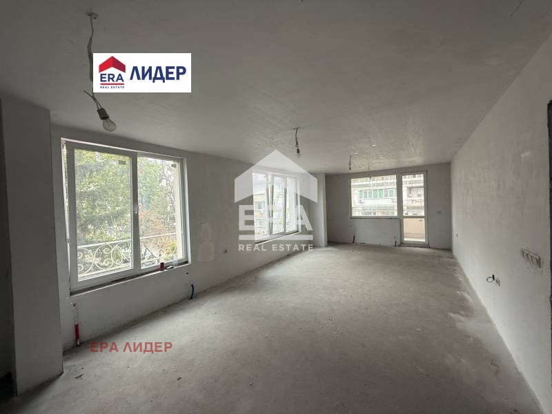 Продава 3-СТАЕН, град Русе, Широк център • 174000 € / 340314.42 лв. • 83501001 1