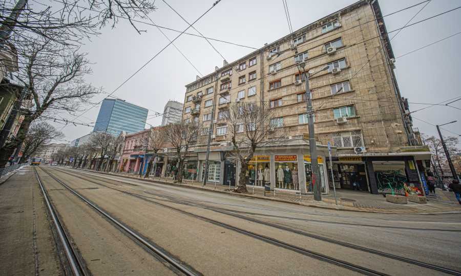 Продава 4-СТАЕН, гр. София, Център, снимка 2 - Апартаменти - 52323000