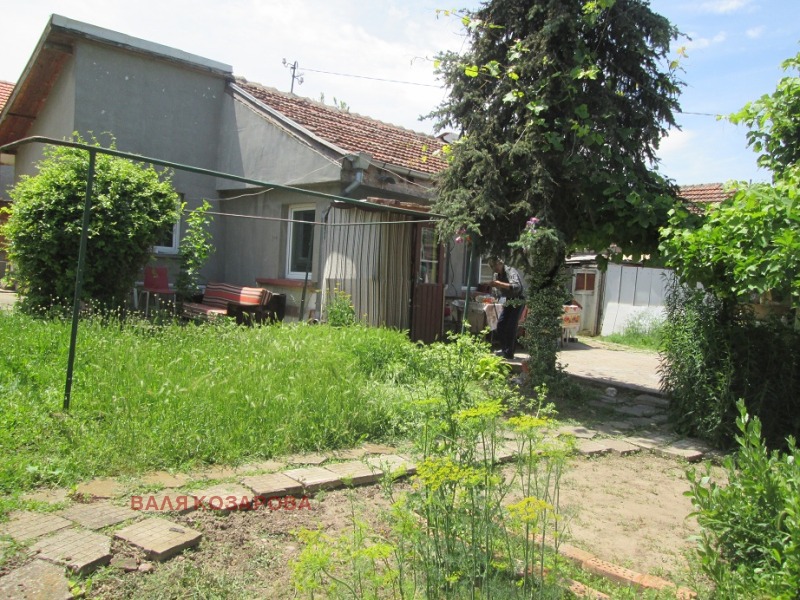 Продава КЪЩА в област Плевен, гр. Долна Митрополия - 65 кв.м / 68 000 € » 132 996.44 лв., ВАЛЯ КОЗАРОВА