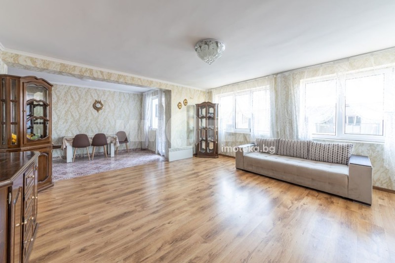 Продава  3-стаен град Варна , Гранд Мол , 121 кв.м | 40499338