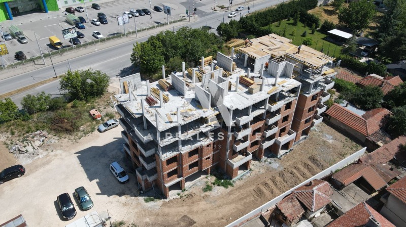 Продава  3-стаен град Плевен , Широк център , 91 кв.м | 67264038 - изображение [2]