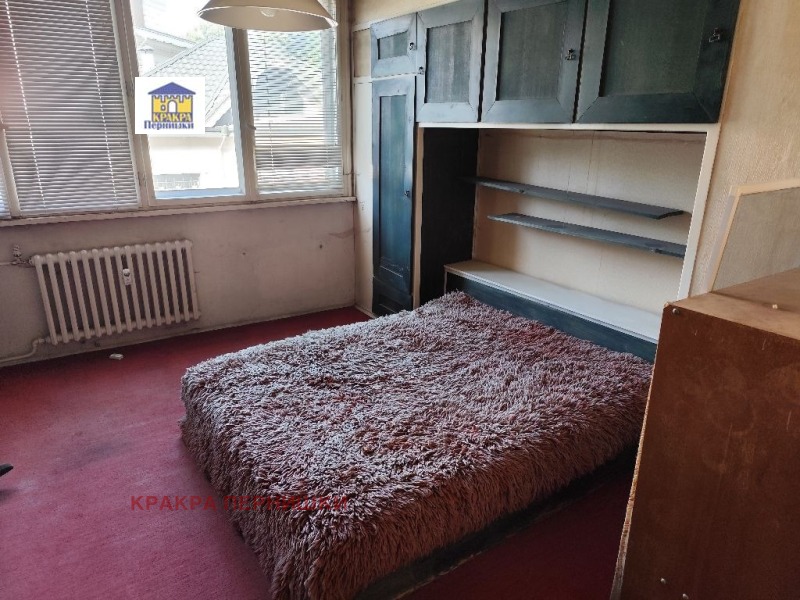 Продава  3-стаен град Перник , Център , 93 кв.м | 32295223 - изображение [13]