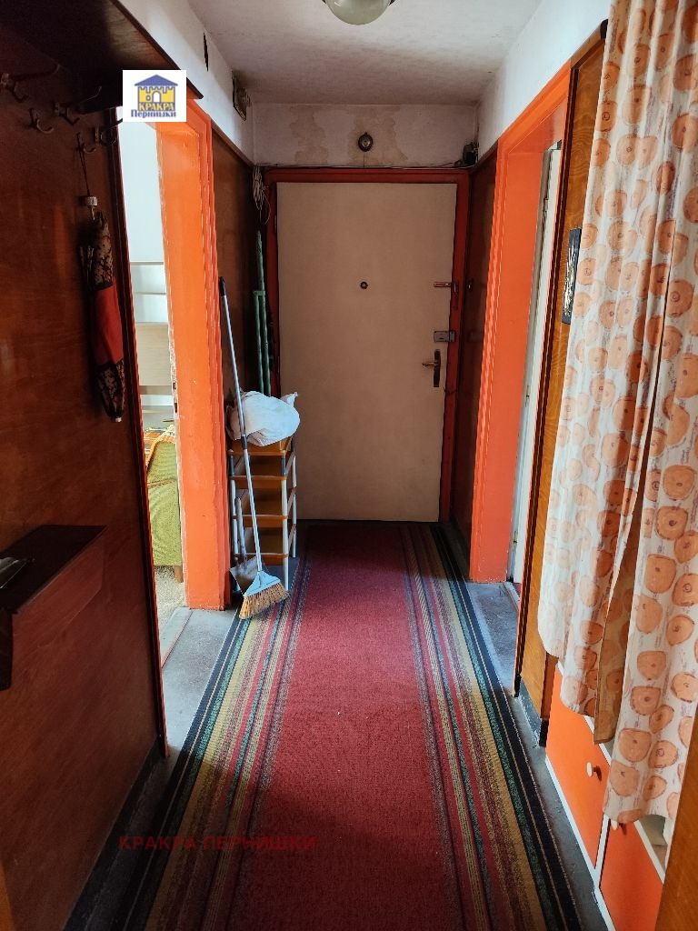Продава  3-стаен град Перник , Център , 93 кв.м | 32295223 - изображение [15]