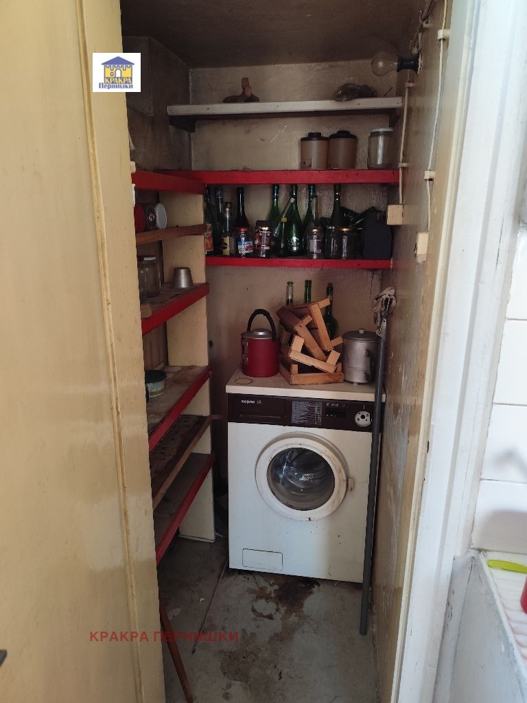 Продава  3-стаен град Перник , Център , 93 кв.м | 32295223 - изображение [3]