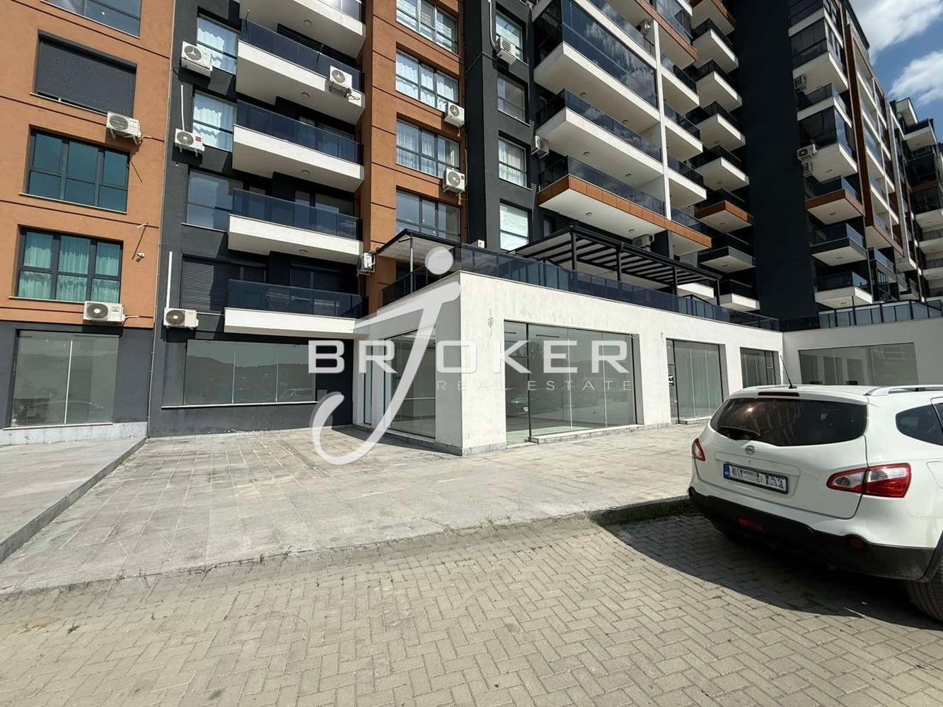 Продава  Магазин град Кърджали , Център , 142 кв.м | 10822893
