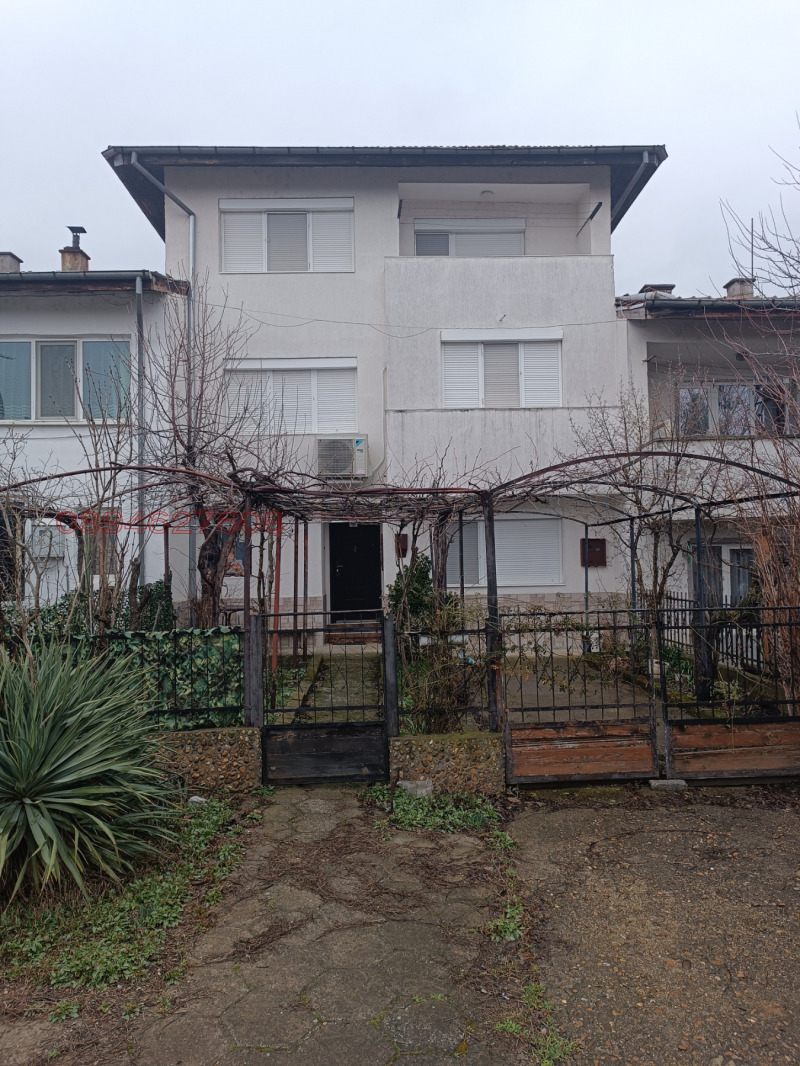 Продава КЪЩА, гр. Стражица, област Велико Търново, снимка 2 - Къщи - 53461139