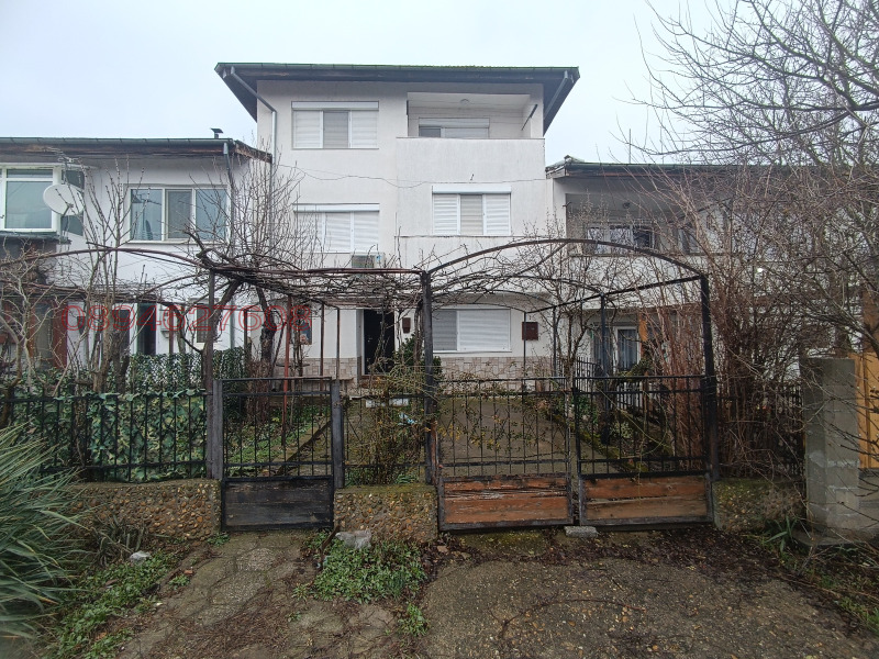 Продава КЪЩА, гр. Стражица, област Велико Търново