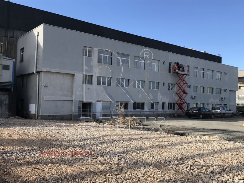 En venta  Edificio industrial Plovdiv , Industrialna zona - Iztok , 732 metros cuadrados | 16609873 - imagen [2]