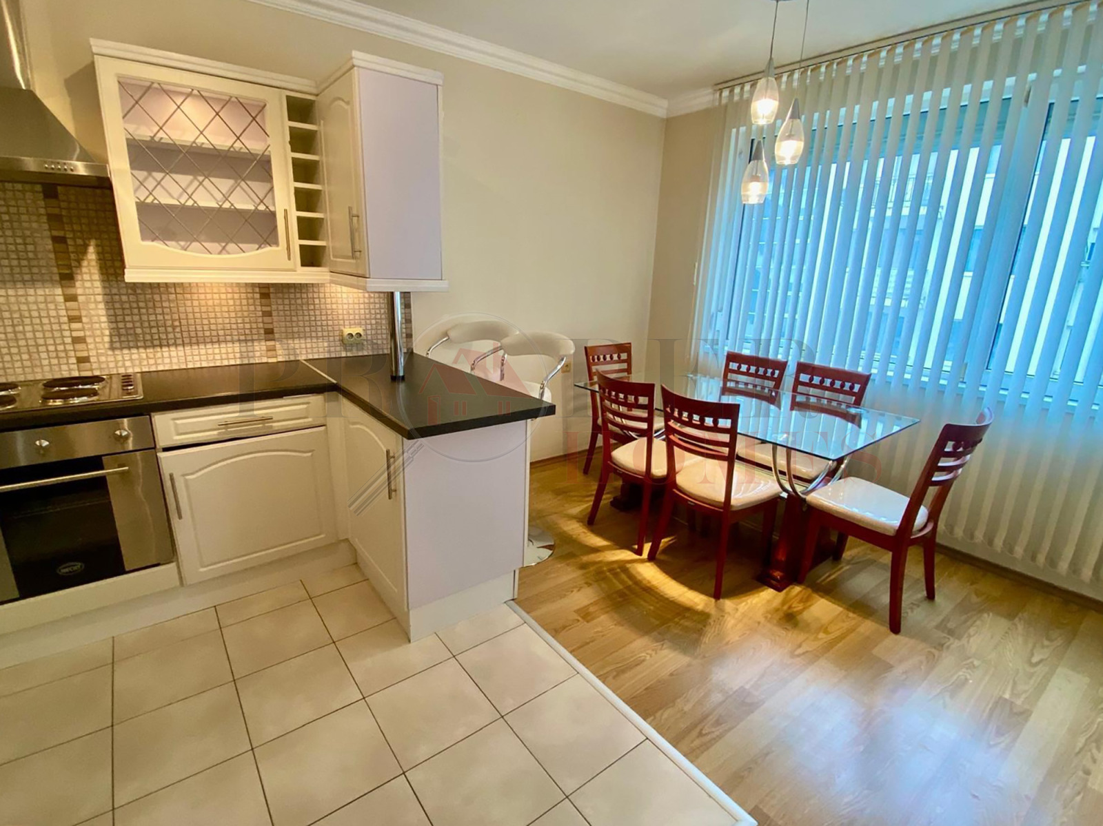 Продава 2-СТАЕН, гр. Велико Търново, Колю Фичето, снимка 2 - Апартаменти - 55711423