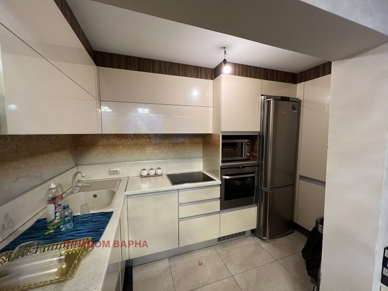 Продава 3-СТАЕН, гр. Варна, Колхозен пазар, снимка 2 - Aпартаменти - 48703357