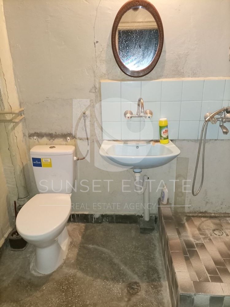 Till salu  3+ sovrum region Burgas , Aitos , 109 kvm | 30449285 - bild [8]