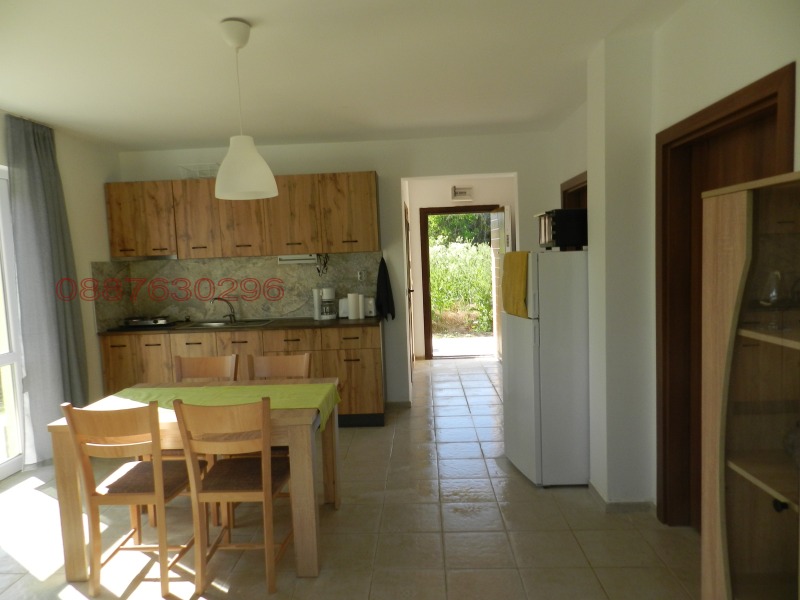 Продава КЪЩА, с. Езерец, област Добрич, снимка 2 - Къщи - 52779894