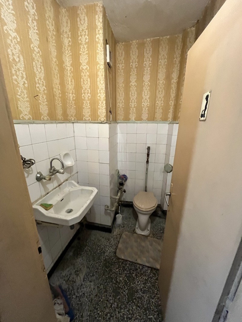 Te koop  3 slaapkamers Plovdiv , Kjutsjuk Parizj , 115 m² | 61234008 - afbeelding [13]