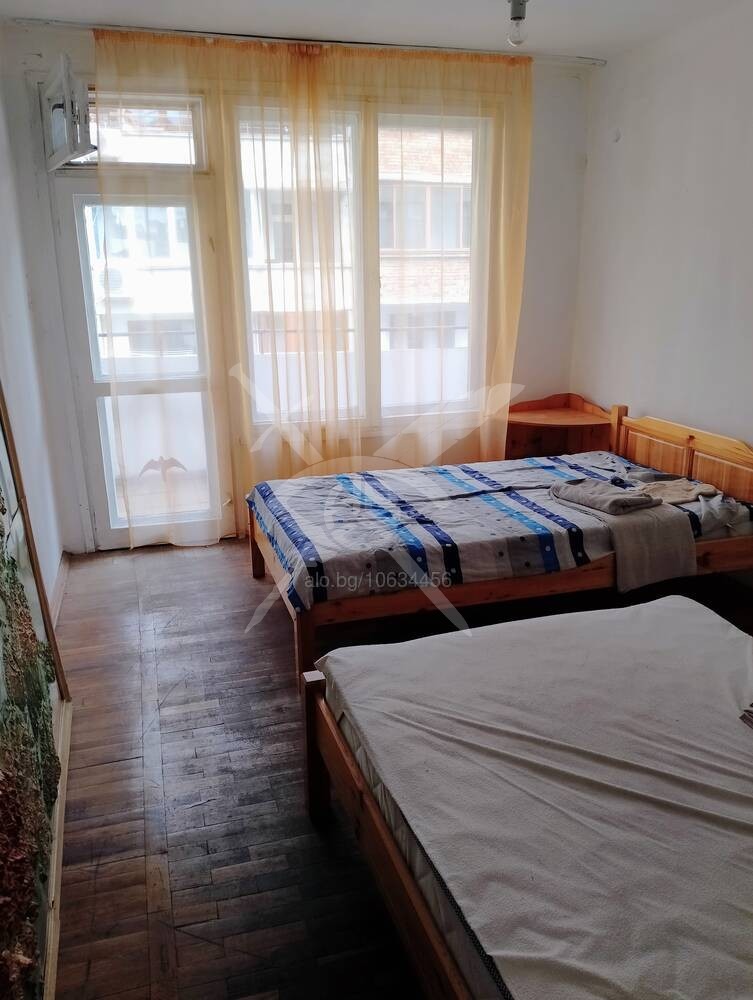 Продава МНОГОСТАЕН, гр. Бургас, Възраждане, снимка 2 - Апартаменти - 53149178
