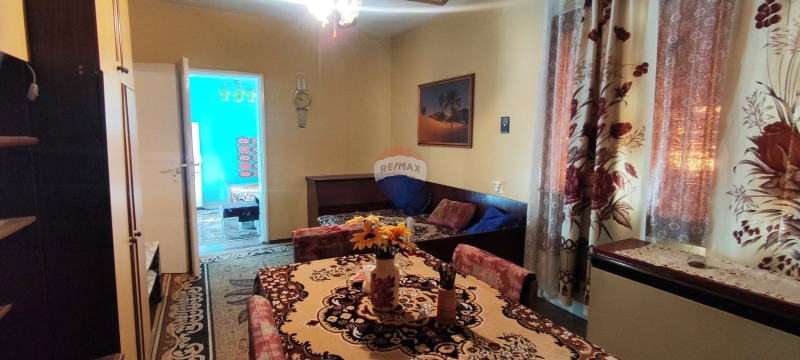 Продава КЪЩА, гр. Белослав, област Варна, снимка 3 - Къщи - 52503014