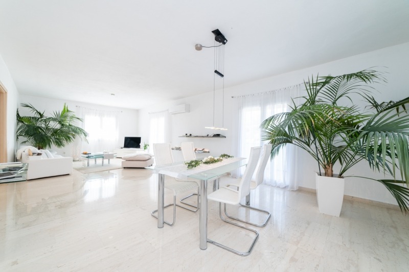 Продава МНОГОСТАЕН, гр. София, Център, снимка 2 - Апартаменти - 54367772