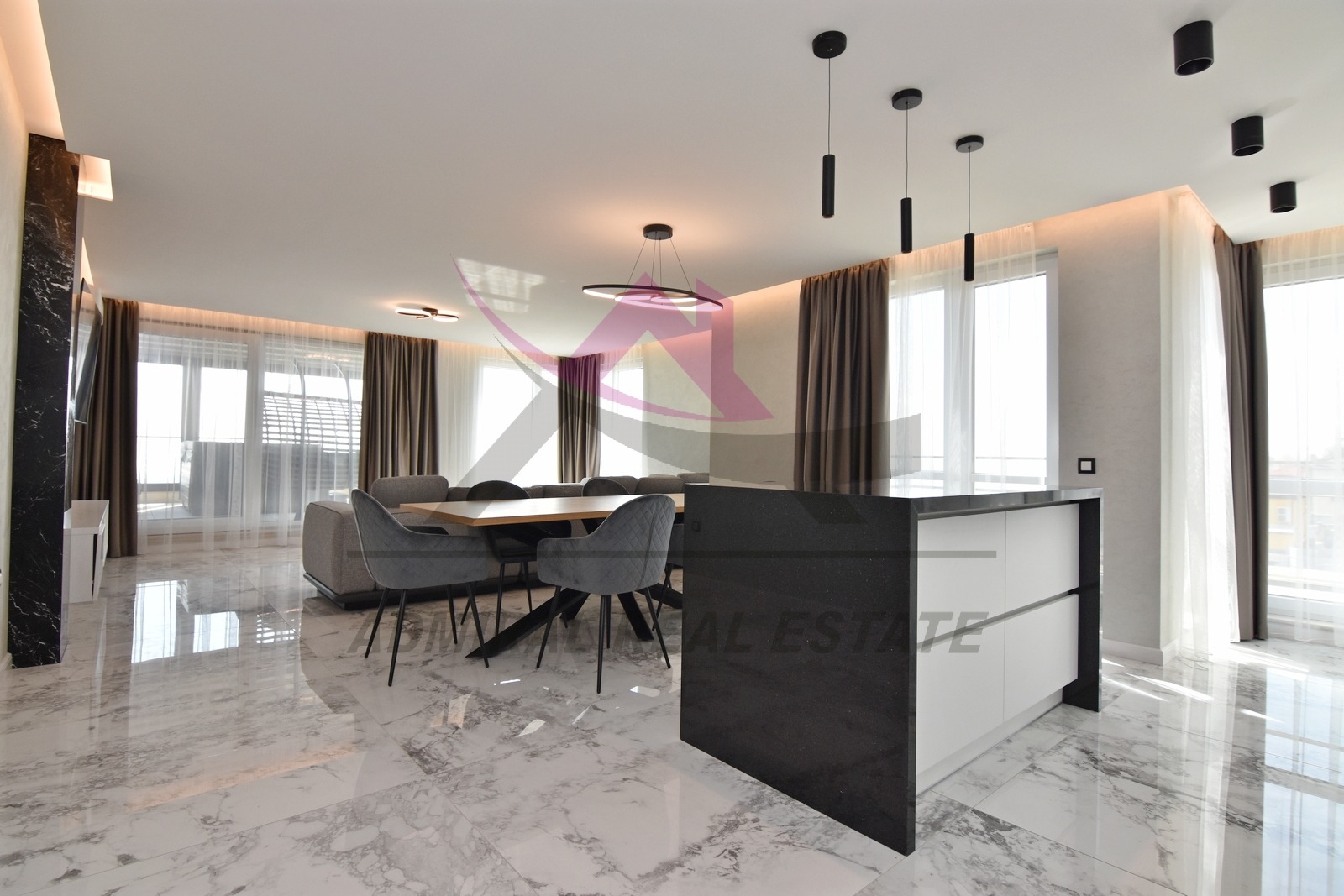 Продава 3-СТАЕН, гр. Варна, Изгрев, снимка 2 - Апартаменти - 54080677