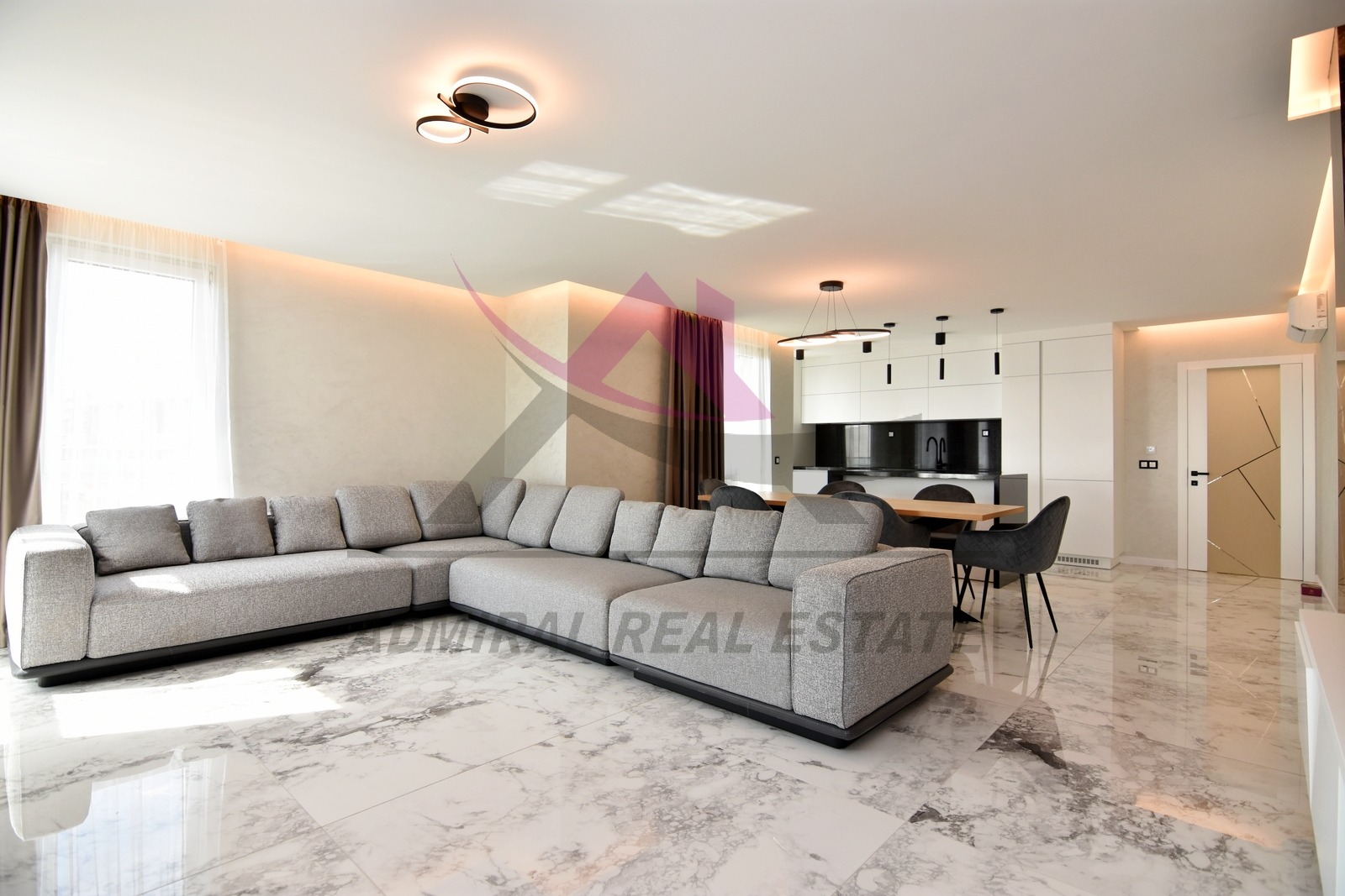 Продава 3-СТАЕН, гр. Варна, Изгрев, снимка 2 - Апартаменти - 54080677