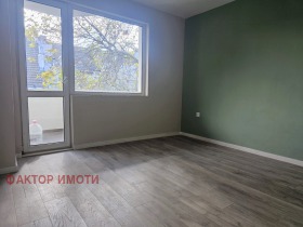 2 ložnice Sportna zala, Varna