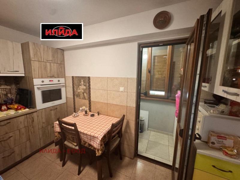 Продава  3-стаен град Русе , Здравец Изток , 80 кв.м | 36420245 - изображение [4]