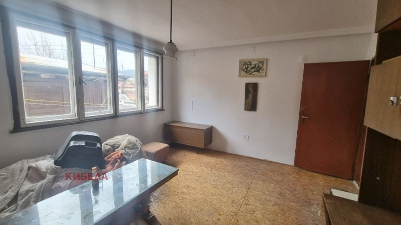 Продава ЕТАЖ ОТ КЪЩА, гр. Перник, Ралица, снимка 7 - Етаж от къща - 51561650