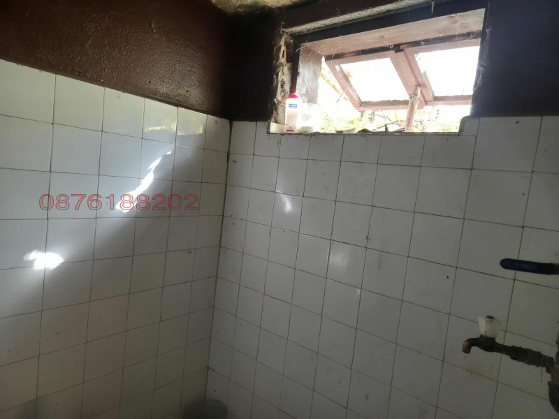 Продава КЪЩА, с. Лисец, област Ловеч, снимка 8 - Къщи - 52868643