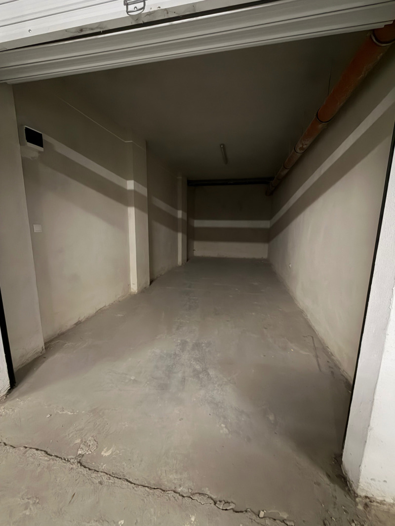 Продава ГАРАЖ, ПАРКОМЯСТО, гр. Пловдив, Кючук Париж, снимка 2 - Гаражи и паркоместа - 53322818