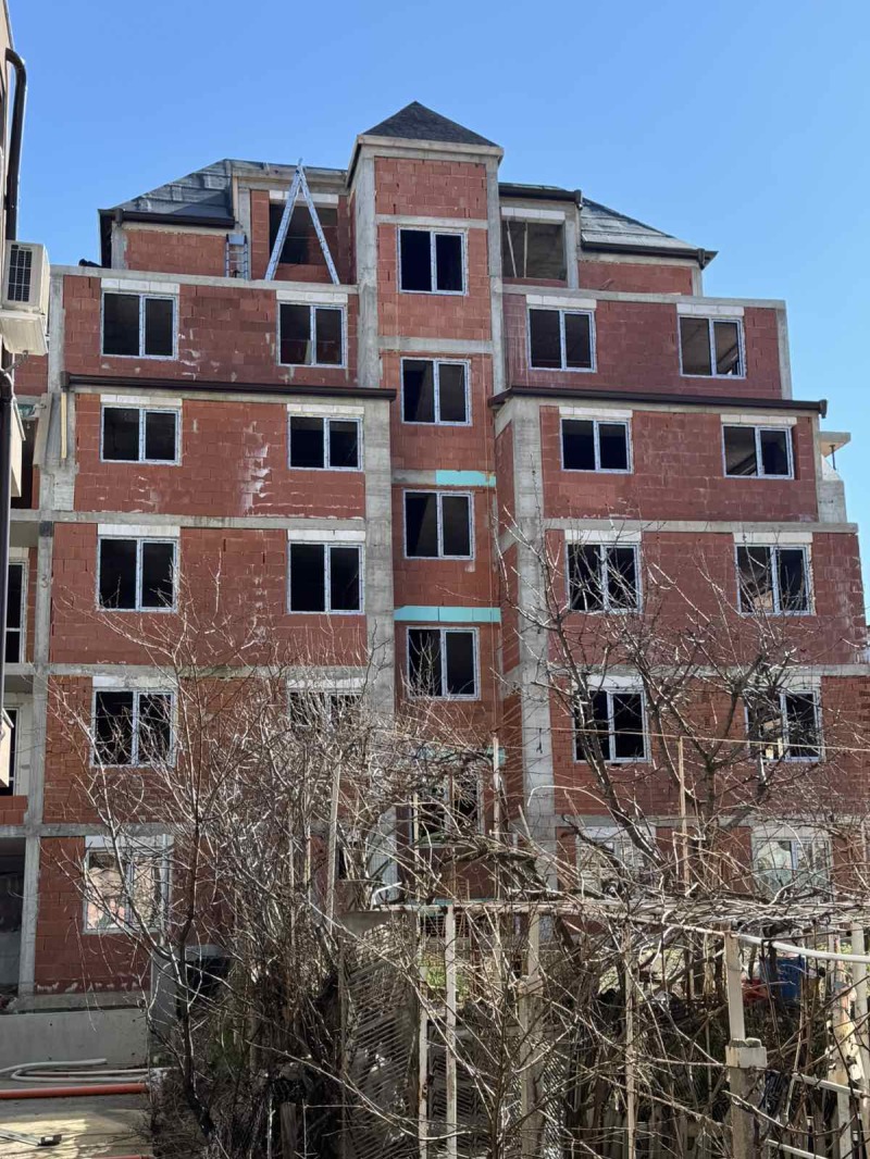 Продава 3-СТАЕН в град Благоевград, Еленово 2 - 82 кв.м / 80 360 € » 157 170.50 лв., БЕСТ ИНВЕСТ НЕДВИЖИМИ ИМОТИ
