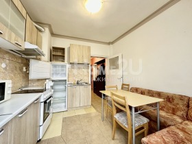 1 quarto Centar, Sofia