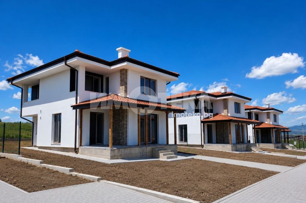 Продава КЪЩА, с. Гурмазово, област София област