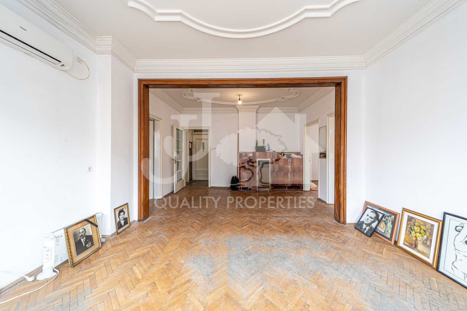 Продава 4-СТАЕН, гр. София, Център, снимка 2 - Апартаменти - 53913053