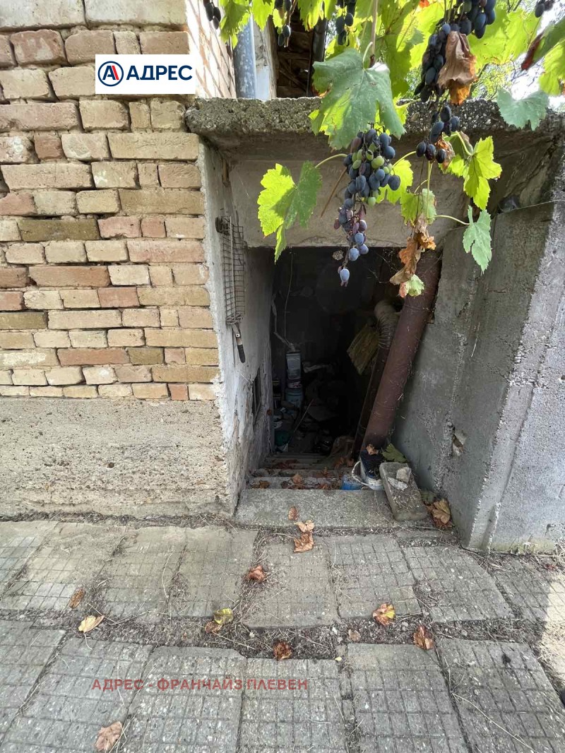 Продава КЪЩА, с. Бръшляница, област Плевен, снимка 8 - Къщи - 52600036