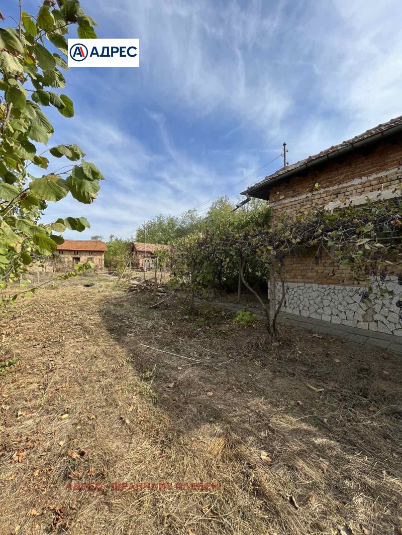 Продава КЪЩА, с. Бръшляница, област Плевен, снимка 13 - Къщи - 52600036