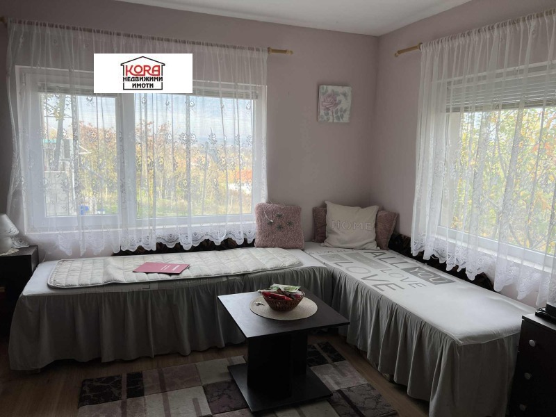 Продава ВИЛА, гр. Плевен, м-т Мъртва долина, снимка 3 - Вили - 52453889