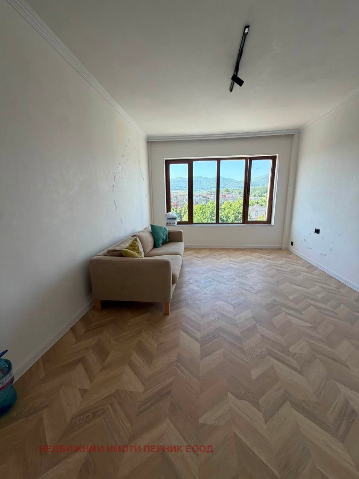 Продава 4-СТАЕН, гр. Перник, Димова махала, снимка 2 - Апартаменти - 55089152