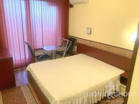 1 dormitorio k.k. Zlatni pyasatsi, Varna 9